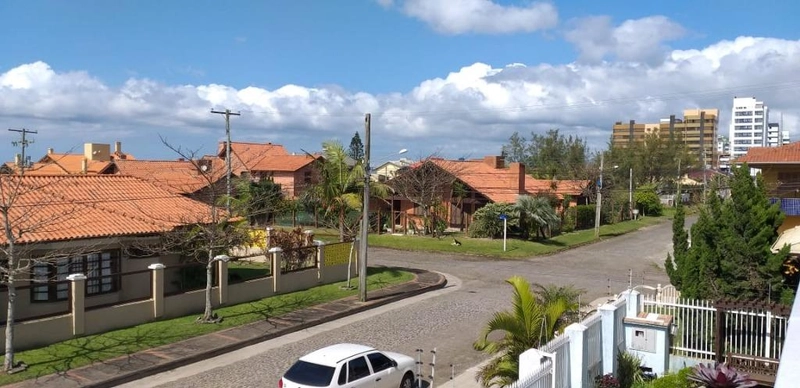 Casa com PISCINA - 5 Quartos - 1 Quadra do MAR em Capão da Canoa: 42ª foto da galeria de imagens do imóvel