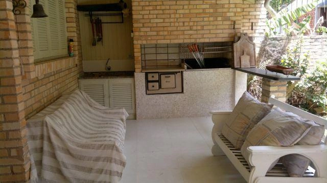 Casa com piscina em Atlântida: 3ª foto da galeria de imagens do imóvel