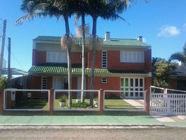Linda casa 6 dormitórios Centro de Xangri-lá Pertinho do Mar: 1ª foto da galeria de imagens do imóvel