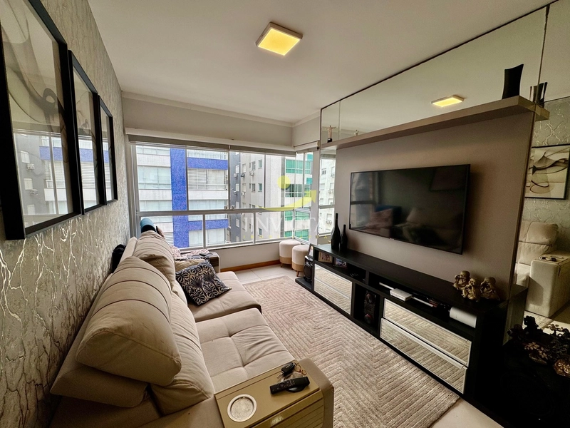 Apartamento de 2 dormitórios disponível para locação anual.: 1ª foto da galeria de imagens do imóvel