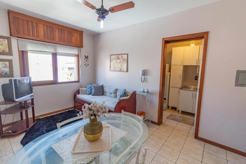 Apartamento com 1 dormitório à venda por R$ 278.000 - Centro - Capão da Canoa/RS: 1ª foto da galeria de imagens do imóvel