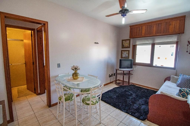 Apartamento com 1 dormitório à venda por R$ 278.000 - Centro - Capão da Canoa/RS: 2ª foto da galeria de imagens do imóvel