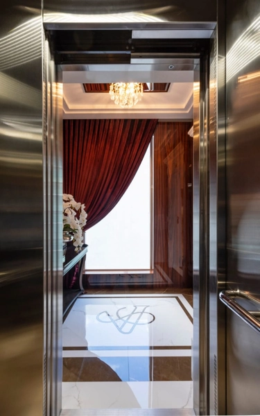 MANSÃO SUSPENÇA 4 SUÍTES MOBILIASO E DECORADO PRA CURTIR COM A FAMÍLIA: 2ª foto da galeria de imagens do imóvel