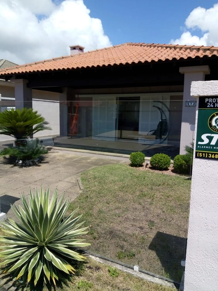 casa em Atlântida fora de condomínio, com piscina e anexo!: 3ª foto da galeria de imagens do imóvel