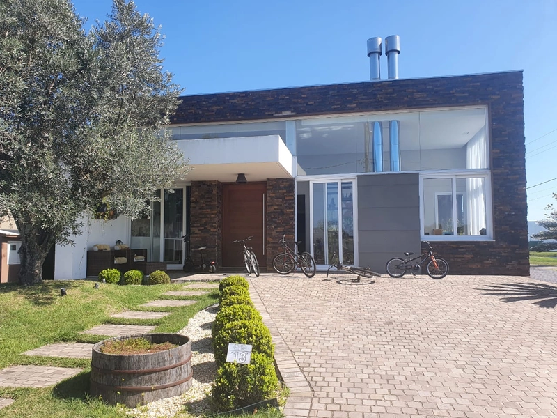 Excelente casa em condomínio fechado: 1ª foto da galeria de imagens do imóvel