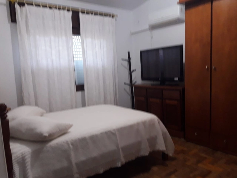 Casa 3 dormitorios com piscina: 6ª foto da galeria de imagens do imóvel