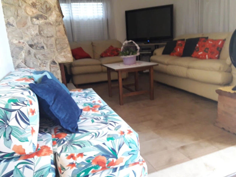 Casa 3 dormitorios com piscina: 8ª foto da galeria de imagens do imóvel