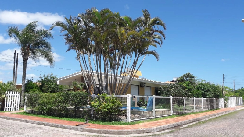 Casa 3 dormitorios com piscina: 13ª foto da galeria de imagens do imóvel
