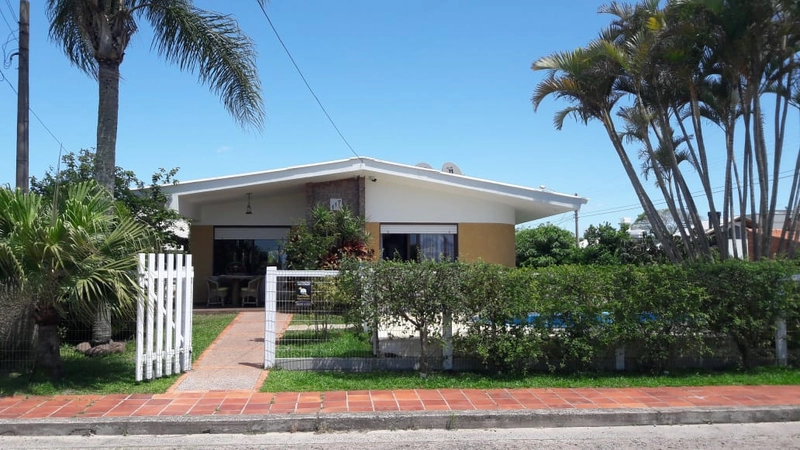 Casa 3 dormitorios com piscina: 14ª foto da galeria de imagens do imóvel