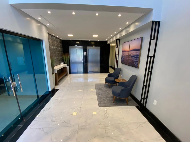 Apartamento mobiliado e decorado 2 dormitórios- Capão da Canoa: 2ª foto da galeria de imagens do imóvel