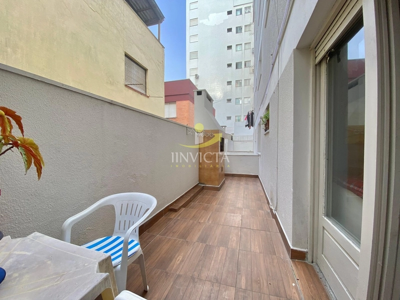 Apartamento 1 dormitório, duas quadras do mar: 2ª foto da galeria de imagens do imóvel