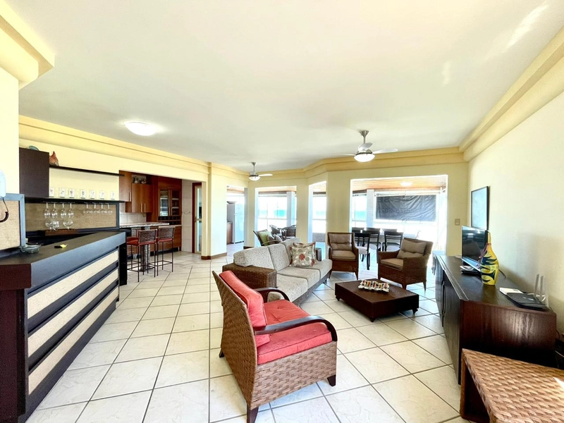 EXCELENTE  5 DORMITÓRIOS SUÍTE MAXTER, MOBILIADO PÉS NA AREIA!!!
