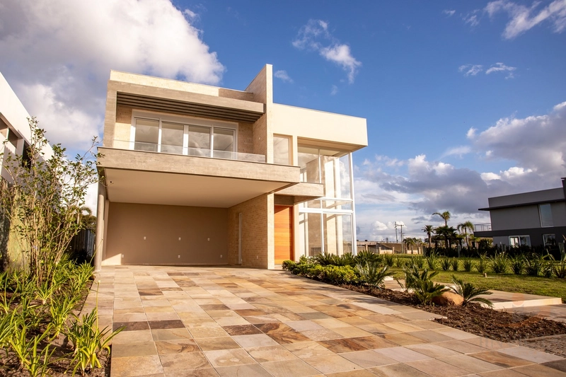 Casa em Condomínio Fechado - 4 Suítes (1 Master) - Capão da Canoa: 2ª foto da galeria de imagens do imóvel