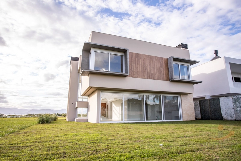 Casa em Condomínio Fechado - 4 Suítes (1 Master) - Capão da Canoa: 6ª foto da galeria de imagens do imóvel