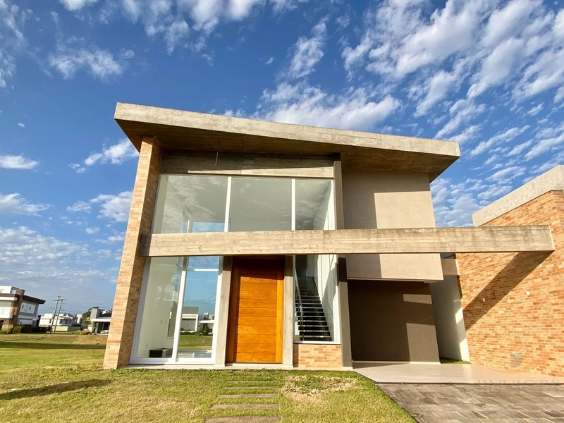 Sobrado à Venda em Condomínio fechado!!!