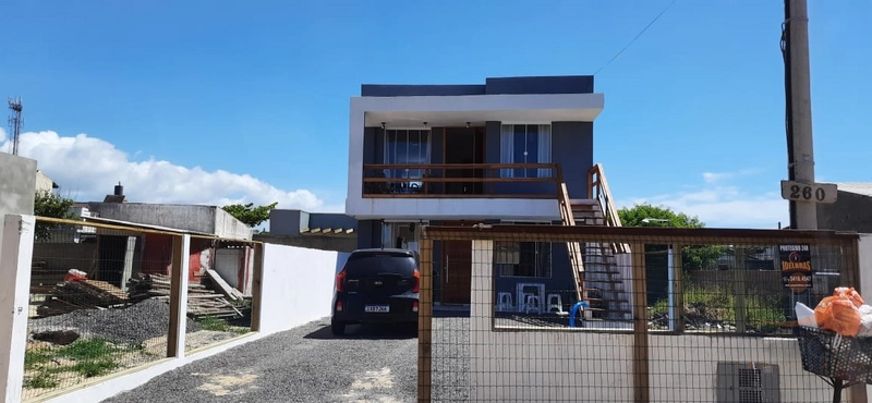 Casa com 4 dormitórios e PISCINA: 4ª foto da galeria de imagens do imóvel