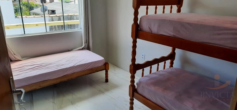 Casa com 4 dormitórios e PISCINA: 29ª foto da galeria de imagens do imóvel