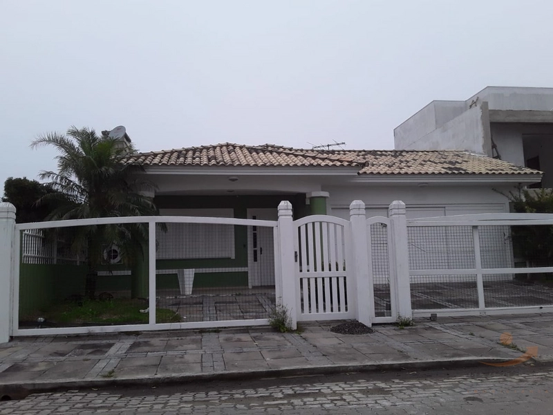 Casa Com Piscina em Xangri-la Região Central !: 5ª foto da galeria de imagens do imóvel