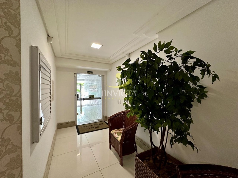 Apto 2D mobiliado, suíte e box – Vista para Praça Boianovski: 2ª foto da galeria de imagens do imóvel