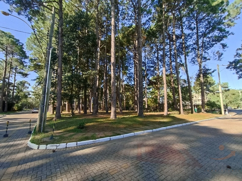 Terreno Condomínio: 2ª foto da galeria de imagens do imóvel