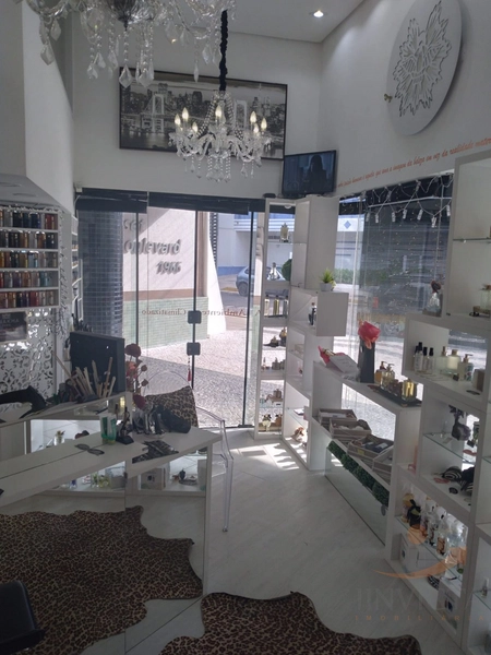 Loja ampla com mesanino no Shopping Boulevard: 2ª foto da galeria de imagens do imóvel