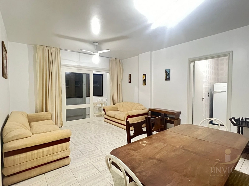 Apartamento 2 dormitórios a 50 metros da praia: 1ª foto da galeria de imagens do imóvel