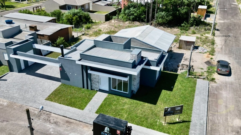 Linda casa em bairro planejado de capão novo...: 13ª foto da galeria de imagens do imóvel