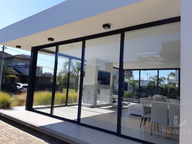 Casa em condomínio fechado - 4 suítes: 2ª foto da galeria de imagens do imóvel