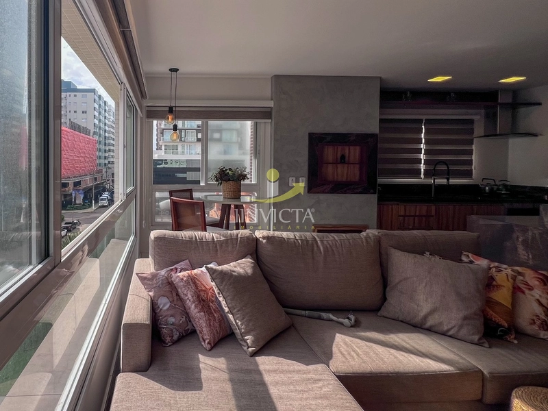 EXCELENTE 3 DORMITÓRIOS MOBILIADO AO LADO DE UMA BELA PRAÇA!!!: 4ª foto da galeria de imagens do imóvel