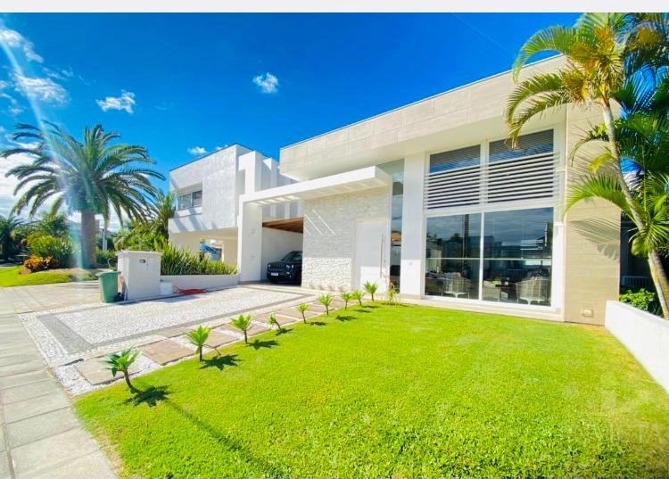 Linda casa em Condomínio: 1ª foto da galeria de imagens do imóvel