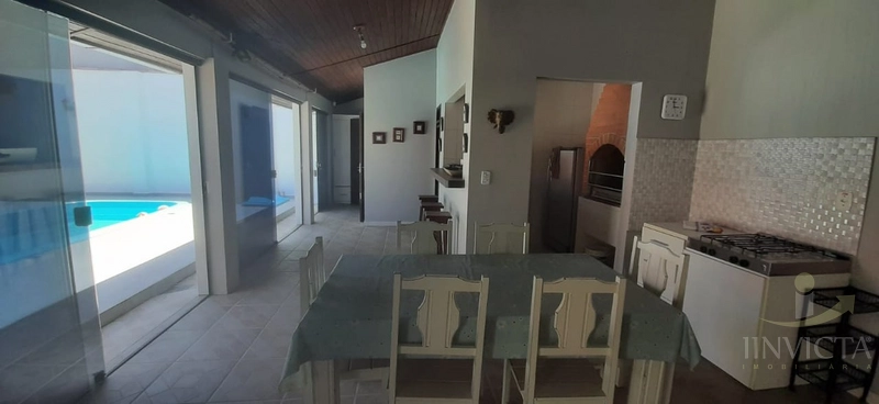 Casa de 4 dormitórios com piscina em Xangri-lá: 9ª foto da galeria de imagens do imóvel