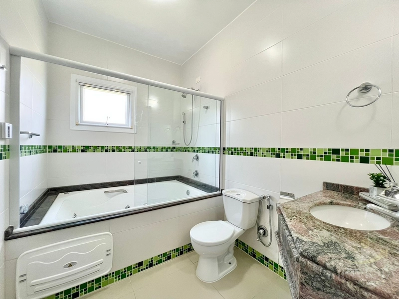 Casa com 3 suítes em Condomínio: 22ª foto da galeria de imagens do imóvel