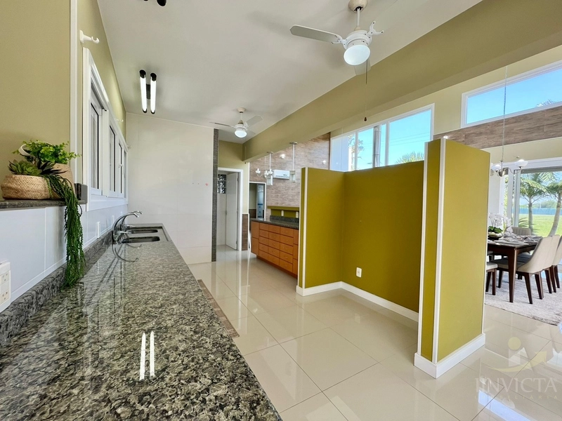Casa com 3 suítes em Condomínio: 20ª foto da galeria de imagens do imóvel