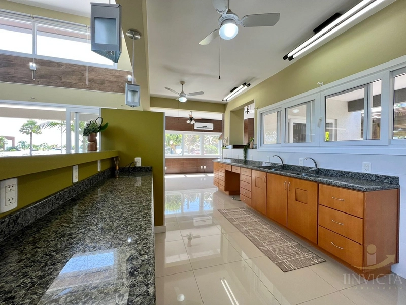 Casa com 3 suítes em Condomínio: 17ª foto da galeria de imagens do imóvel