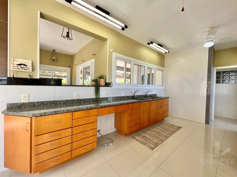 Casa com 3 suítes em Condomínio: 15ª foto da galeria de imagens do imóvel
