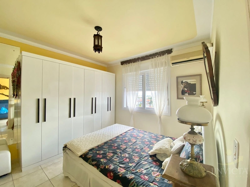 Apartamento de frente com sacada! mobiliado, vaga, elevador! No Centro: 12ª foto da galeria de imagens do imóvel