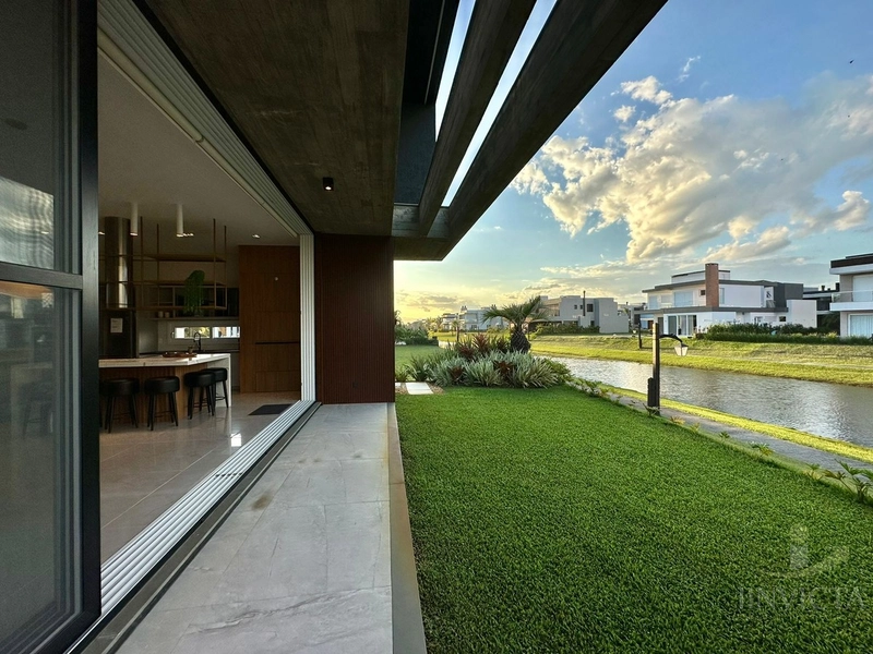 5 suítes - Beira-lago em Condomínio pra você curtir com sua família!!: 25ª foto da galeria de imagens do imóvel