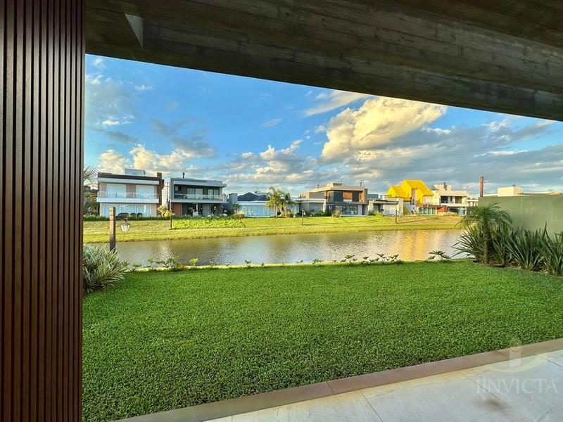 5 suítes - Beira-lago em Condomínio pra você curtir com sua família!!: 28ª foto da galeria de imagens do imóvel