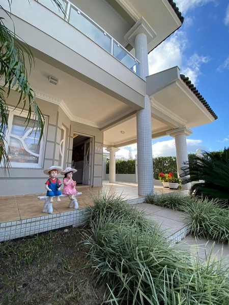 Linda casa em bairro, com 4 dormitórios e com vista para a Serra,: 7ª foto da galeria de imagens do imóvel