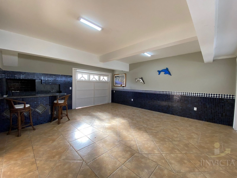 Linda casa em bairro, com 4 dormitórios e com vista para a Serra,: 18ª foto da galeria de imagens do imóvel
