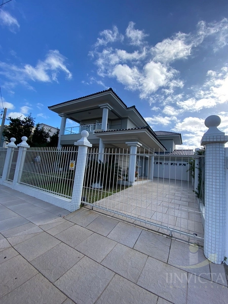 Linda casa em bairro, com 4 dormitórios e com vista para a Serra,: 2ª foto da galeria de imagens do imóvel