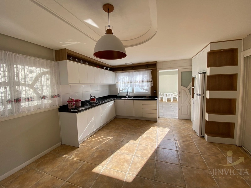 Linda casa em bairro, com 4 dormitórios e com vista para a Serra,: 17ª foto da galeria de imagens do imóvel