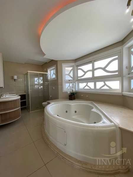 Linda casa em bairro, com 4 dormitórios e com vista para a Serra,: 42ª foto da galeria de imagens do imóvel