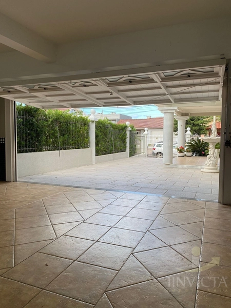Linda casa em bairro, com 4 dormitórios e com vista para a Serra,: 60ª foto da galeria de imagens do imóvel