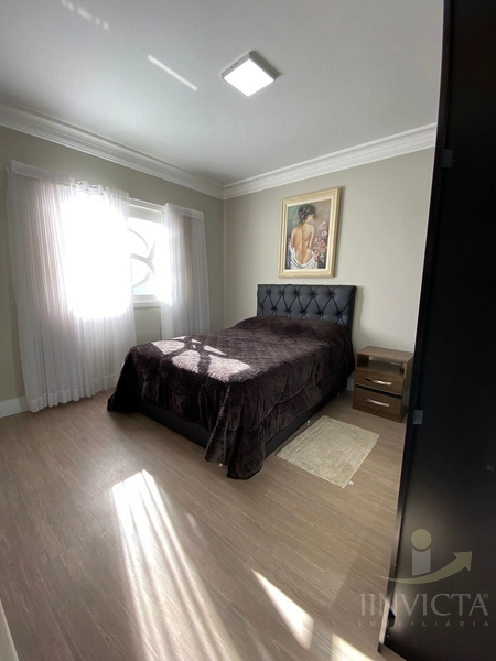 Linda casa em bairro, com 4 dormitórios e com vista para a Serra,: 43ª foto da galeria de imagens do imóvel
