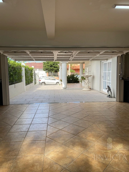 Linda casa em bairro, com 4 dormitórios e com vista para a Serra,: 58ª foto da galeria de imagens do imóvel