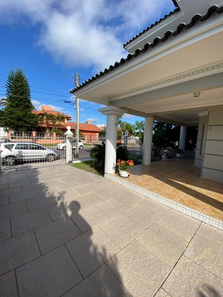 Linda casa em bairro, com 4 dormitórios e com vista para a Serra,: 8ª foto da galeria de imagens do imóvel