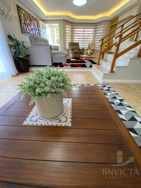 Linda casa em bairro, com 4 dormitórios e com vista para a Serra,: 34ª foto da galeria de imagens do imóvel