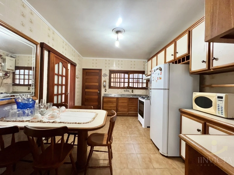 Excelente casa  4 dormitórios com piscina e salão de festas: 10ª foto da galeria de imagens do imóvel