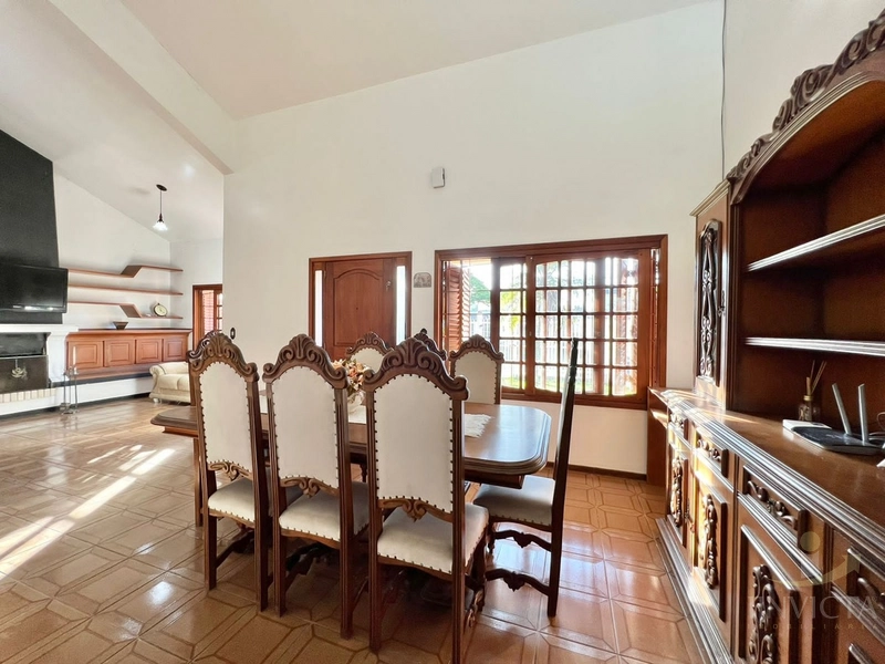 Excelente casa  4 dormitórios com piscina e salão de festas: 5ª foto da galeria de imagens do imóvel